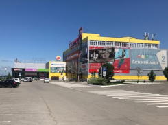 Почему закрываются магазины в ТРЦ