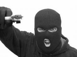 В Волгодонском районе совершено вооруженное ограбление автозаправки