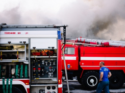 В Волгодонске сгорел дом за остановкой «Насосная»