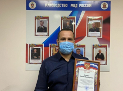 Плакала на перроне: волгодонец довез забытую матерью девочку до ближайшей остановки поезда
