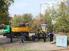 Водителей для двух подаренных Волгодонску самосвалов искали больше месяца