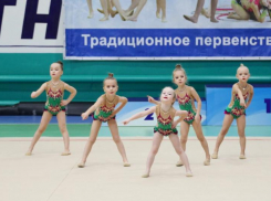 Грациозные и талантливые гимнастки открыли ежегодные соревнования на кубок Волгодонска 