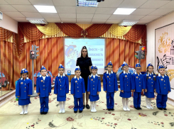 Безопасная дорога начинается с детства: в Волгодонске дошкольники стали юными инспекторами движения