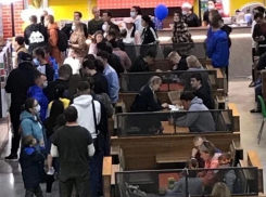 «Рвота, температура +39»: волгодончанка рассказала подробности об отравлении в «Бургер Кинге» в ТРЦ