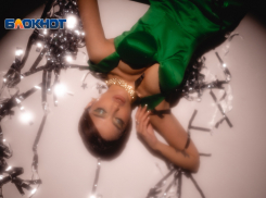 Очаровательная Валерия в образе сексуального дракона поздравила волгодонцев с Новым годом