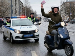 Под суд пойдет в Волгодонске скутеристка с фальшивыми правами от доброго друга