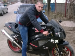Погибшим в ДТП мотоциклистом оказался 27-летний волгодонец