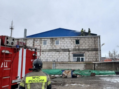 В Волгодонске из-за плохой проводки загорелся ангар СТО