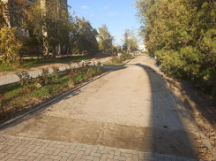 Плитку в сквере «Машиностроителей» частично уложили из-за протечки под землей