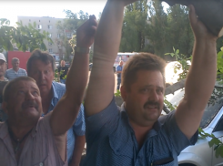 Ждут пока детей поубивает, а потом побегают, - пострадавший от упавшего дерева на вокзале Волгодонска