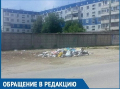 Центральную улицу Цимлянска власти превратили в свалку, - цимляне о горах мусора по улице Ленина