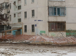 В Волгодонске подрядчик вложил свои деньги в ремонт пэновского дома, чтобы закончить его на полгода раньше