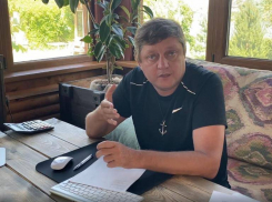 Четыре причины, почему оставили губернатора Василия Голубева