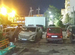  Работал пузатый мужик: появилось видео поджога кроссовера на В-9