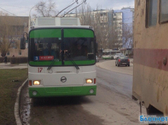 В Волгодонске заложниками ЧП с контактной сетью стали четыре троллейбуса