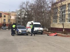 Мужчина умер на территории школы №11 в Волгодонске