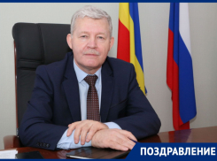 «Вы помогаете создавать экономику города»: Сергей Макаров поздравил волгодонцев с Днем российского предпринимательства 