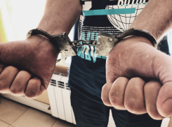 В Волгодонске грабитель-рецидивист напал на своего дальнего знакомого и убежал с телефоном