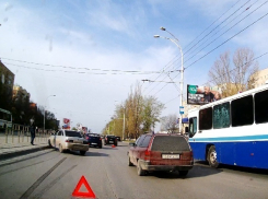 Рабочая неделя в Волгодонске началась с двух ДТП на проспекте Строителей
