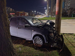Волгодончанка врезалась в опору ЛЭП и была доставлена в больницу