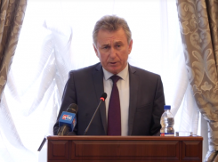 Депутаты Волгодонска единогласно оценили работу главы администрации Виктора Мельникова, как удовлетворительную 