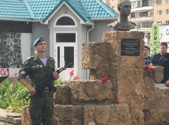 13 лет назад в Волгодонске был открыт памятник Герою России Сергею Молодову