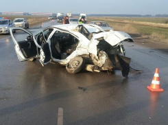 Два человека погибли в тройном ДТП с участием микроавтобуса на трассе Ростов-Волгодонск