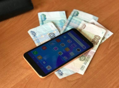 «Вы финансируете ВСУ»: мошенники обманули пенсионера из Дубовского района на миллион рублей