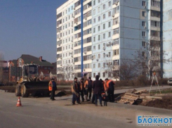 В Волгодонске на ул. Гагарина  ликвидируют последствия перекладки водопровода