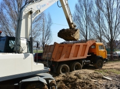 В Волгодонске приступили к замене проблемного коллектора