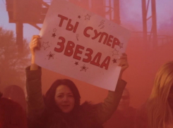 Родители выпускников школы №22 записали пародию на клип Лободы