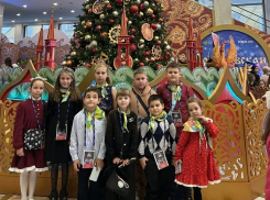 Юные волгодонцы побывали на главной новогодней елке в Кремле