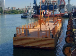 «Исторический момент»: в Романовской началось строительство плавучего причала 