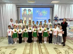 «Почему дядя полицейский останавливает папину машину?»: в детском  саду Волгодонска на вопросы дошкольников ответила инспектор ГАИ