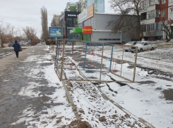 На Кошевого повторно начал разваливаться канализационный коллектор 