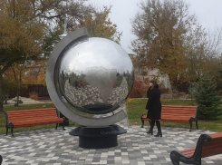 Зеркальный глобус и плоский фонтан: в Цимлянске появились новые достопримечательности
