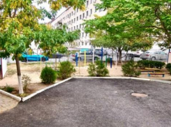 Прокуратура Волгодонска обязала детский сад отремонтировать асфальт во дворе 