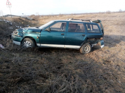 Автомобиль с беременной волгодончанкой оказался в кювете из-за пьяного водителя