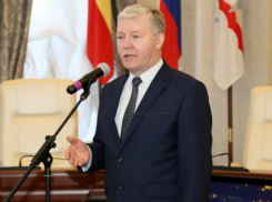 Глава администрации Волгодонска Сергей Макаров поздравил волгодонцев с Днем России