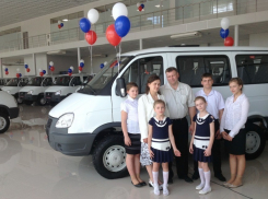 Многодетная семья Лещенко вернулась в Волгодонск на подарке губернатора