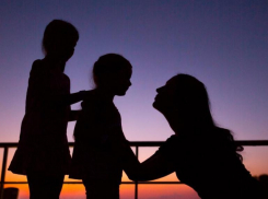 При досрочном выходе из декрета пособие по уходу за ребенком сохранится