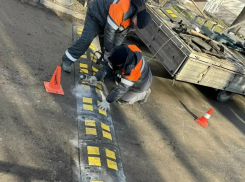 Рядом с детским садом в ЮЗР появился новый «лежачий полицейский» 