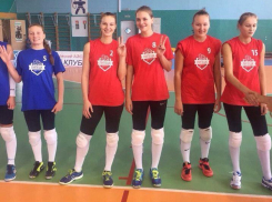 Липецкая команда выиграла все матчи юбилейного Кубка по волейболу в Волгодонске 