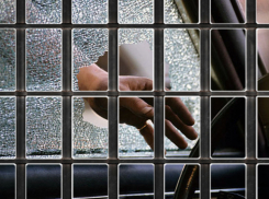 В Константиновском районе два парня разбили стекло «семерки», чтобы совершить угон