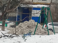 Почему в некоторых дворах МКД остаются неочищенными проезды