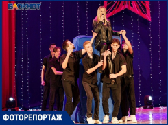 С попурри и стихотворным флешмобом отметили День защитника Отечества в ДК имени Курчатова 