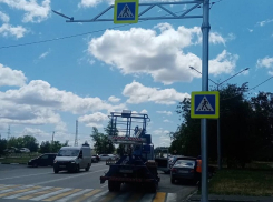 В Волгодонске наводят порядок с дорожными знаками