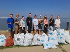 3 кубометра мусора убрали с берега Цимлянского водохранилища