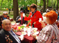 Ветераны Волгодонска остались довольны кашей с «Полевой кухни»
