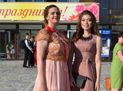 Лучшие выпускники Волгодонска отметили окончание школы на городском балу 